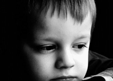 طفل حزين - صور حزينة